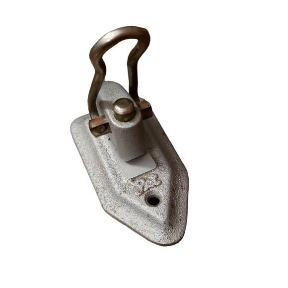 Vintage Wilson Jones Co. PET Cast Iron One-Hole Single Paper Punch Works! - Picture 1 of 8